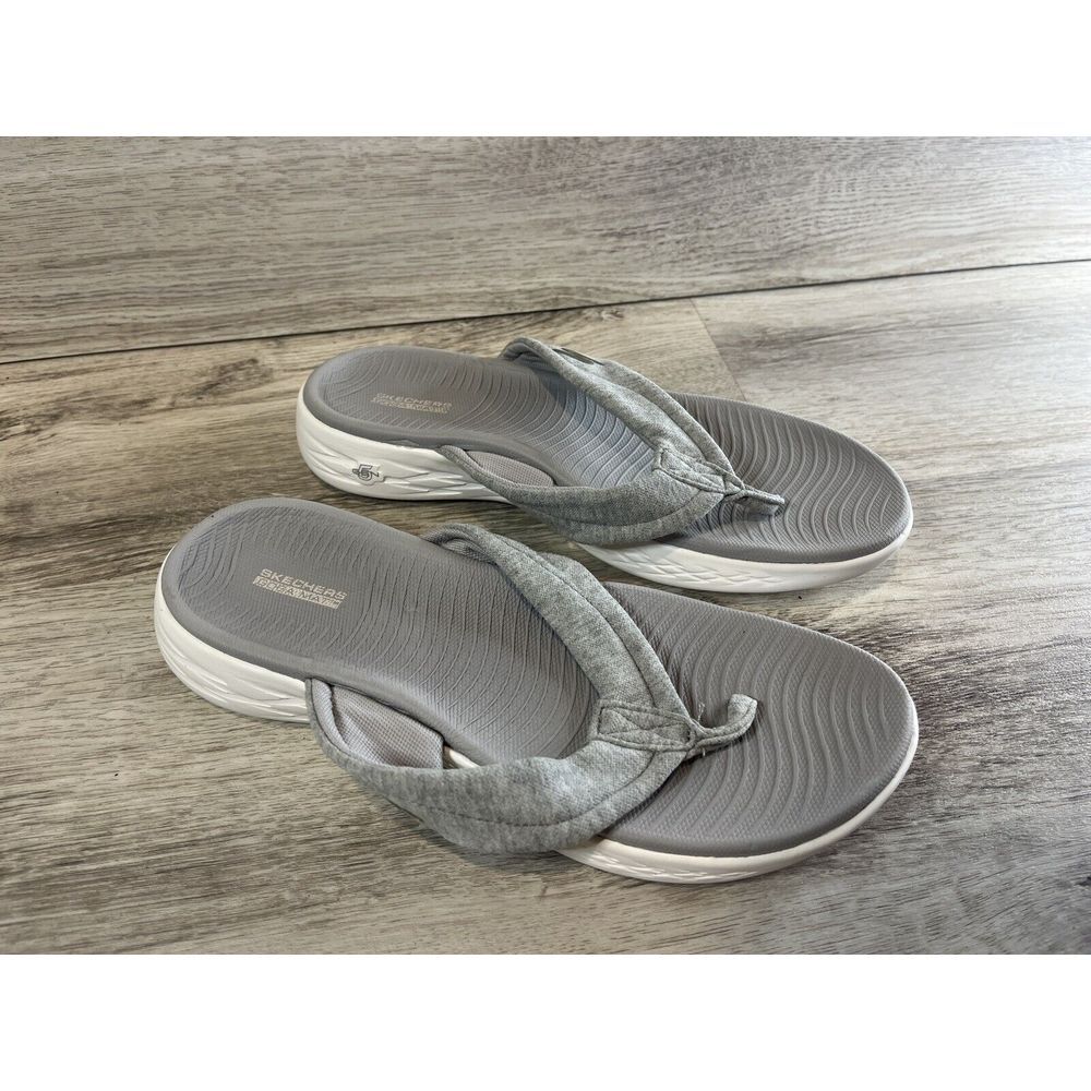 SKECHERS On The Go 600 Be Happy Womens Size‎ 9 Shoes Gray Thong Comfort Sandals